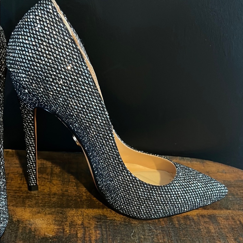Elegant Black and Silver Women's Heels - Size 7 - Picture 11 of 12